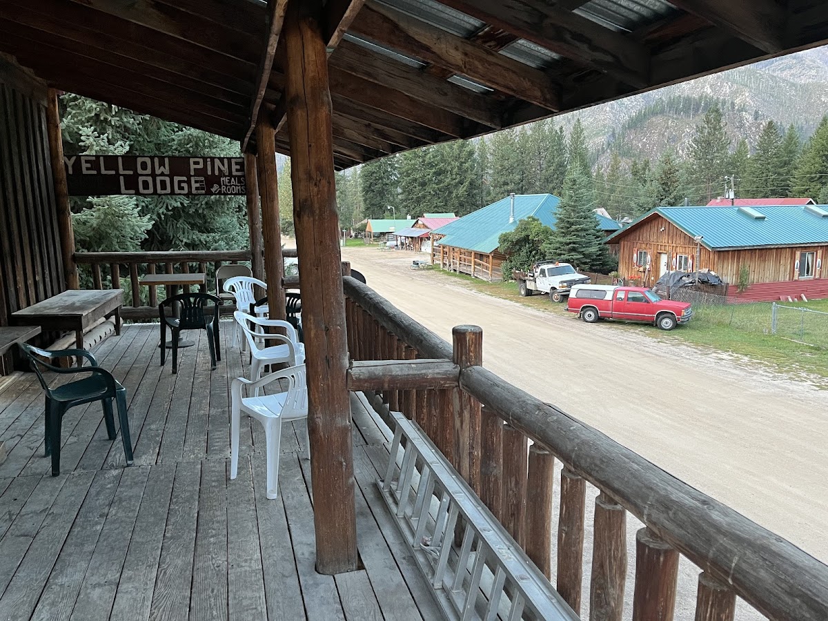 Yellow Pine Lodge